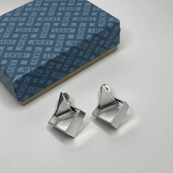 Beautiful Vintage 1970s Avon Silver Tone Geometric Box Dangle Earrings (V6) - Picture 1 of 3